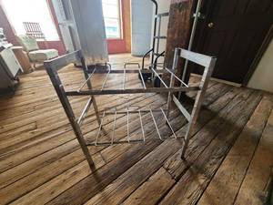 lot 8074 image: soda in a bag box rack. 2 shelfs