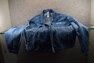 lot 1339 image: Dallas Cowboy Jean Jacket Size Large  Ultimate Sports 100% Cotton