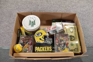 lot 1346 image: Sports Box Memorabilia Green Bay Packers  Contains Brett Favre Card, Reggie White Card, Pens, Books