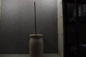 lot 1359 image: Vintage Crock Butter Churn  Stoneware Crock  Crock 15  Overall Height 40