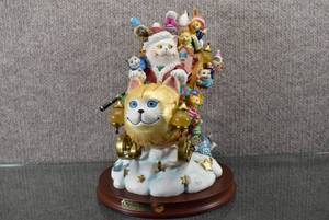 lot 1367 image: Vintage Purrfect Take Off by Bill Bell The Danbury Mint Santa Sleigh  Great piece  9 Tall