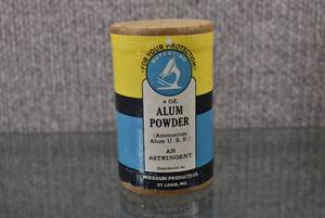 lot 1403 image: Vintage Alum Powder Missouri Products Co.  4 oz
