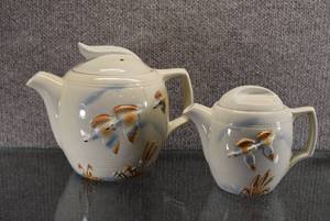 lot 1426 image: Vintage Porcelier China Teapot and Coffee Pot  Ducks and Cattails Design  Coffee 7, Teapot 5
