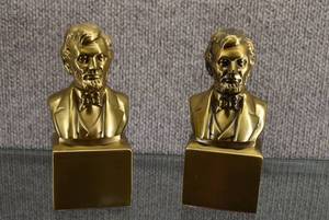lot 1429 image: Set of 2 Vintage Abraham Lincoln Brass Bookends Philadelphia Mfg.  Very Heavy  6