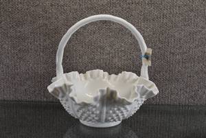 lot 1430 image: Vintage Fenton Milk Glass Hobnail Basket Ruffled Edge  8