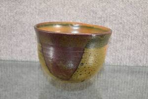 lot 1444 image: Vintage Georgia Studio Art Pottery Bowl Lady Bug Signed  Signed on Bottom  6