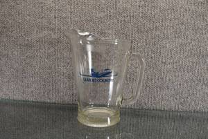 lot 1434 image: Vintage Learjet 34 oz. Beer Pitcher  Heavy Clear Glass  34 oz