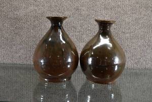 lot 1481 image: Set of 2 Vintage Glazed Vases  7 12 Tall