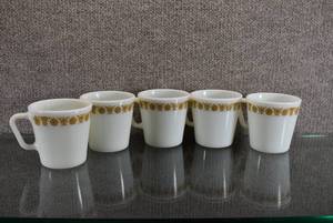 lot 1495 image: Lot of 5 Vintage Pyrex Butterfly Gold #1410 Coffee Cups  3 14