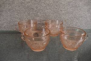 lot 1497 image: Lot of 4 Vintage Pink Beaded Cups with Flower Design  2 12