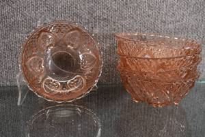 lot 1501 image: Set of 5 Indonesia Glass Bowls Inverted Heart Pattern  Pretty Pink Pattern Glass  5
