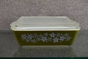 lot 1505 image: Vintage Pyrex Casserole Dish wLid  1-12 Qt  Spring Blossom Pattern #11