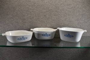 lot 1517 image: Set of 3 Corning Ware Cornflower Casserole Dishes No Lids  1-34 Qt, 1 Qt, 1-12 Qt
