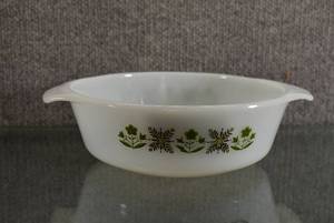 lot 1519 image: Vintage Anchor Hocking Fire King Casserole #435 Meadow Green  1 12 Qt