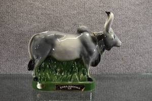 lot 1532 image: Vintage Ezra Brooks 1971 Brahman Cow Decanter  Heritage China SN-25  8 Tall