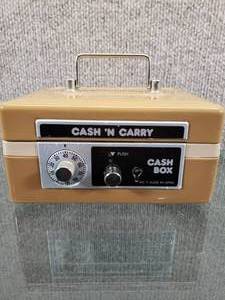 lot 1547 image: Vintage Cash N Carry Cash Box  Made in Japan. No Key