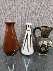 lot 1551 image: Lot of 3 Various Vases  One Marked The Ozarks  5 12 To 6 Tall