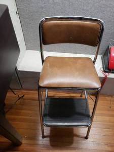 lot 1576 image: Vintage Cosco Folding Step Stool  Chair  Retro Style  Very cool  32 Tall