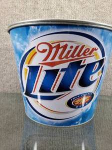 lot 1579 image: Miller Lite Beer Tin Bucket wHandle  8 12 Tall