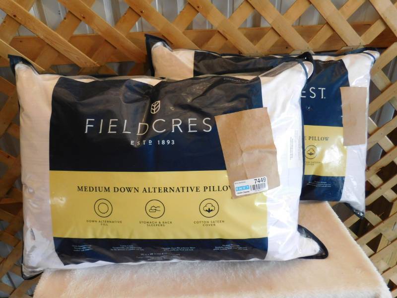 fieldcrest medium down alternative pillow