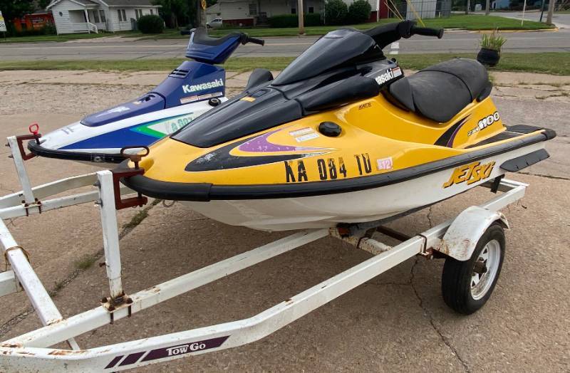 FALL Leisure Blowout RV Motorhome, 4 Jet Skis, 2 Cars Arcade