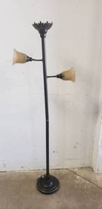 lot 4351 image: 68 3 Light Lamp With Two Adjustable Lamps And One Stationary One. Brown