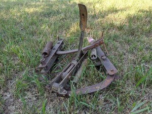 lot 2930 image: John Deere Farm Implement