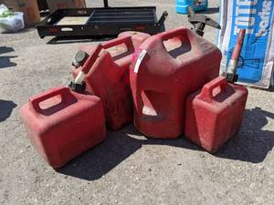 lot 2943 image: Lot Of Gas Containers