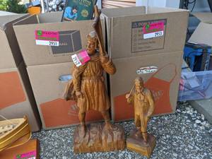 lot 2952 image: Hand Carved Wooden Decor