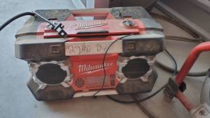 lot 2975 image: Milwaukee Jobsite Radio
