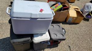 lot 4158 image: (4) Coolers
