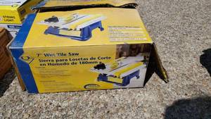 lot 4162 image: 7in Wet Tile Saw
