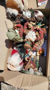 lot 4183 image: Christmas Decorations, Glassware, Household Items