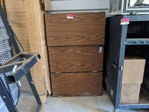 lot 4208 image: Work Cabinet