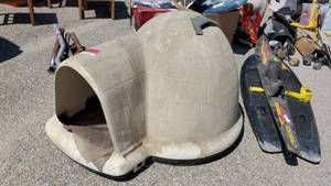 lot 4217 image: Indigo Dog House