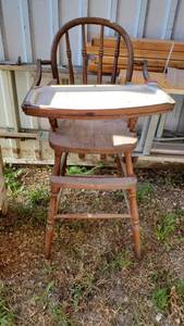 lot 9006 image: Vintage High Chair