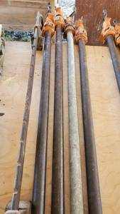 lot 9034 image: (5) 4ft Pipe Clamps