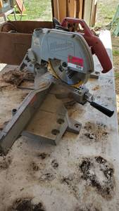 lot 9049 image: Milwaukee 10in Compound Miter Saw
