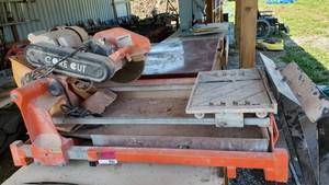 lot 9061 image: Diamond Core Cut Wet Tile Saw With Stand