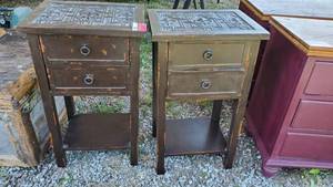 lot 9071 image: (2) Nightstands