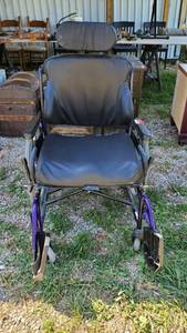 lot 9075 image: Quickie XL Wheelchair