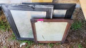 lot 9081 image: (3) Mirrors