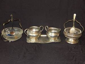 lot 3137 image: Silver Plate Bowls wSpoons & Pewter Tray