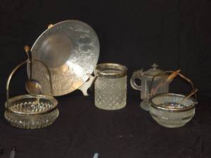 lot 3136 image: Silver Plated Bowls wSpoons & Aluminum Bowl