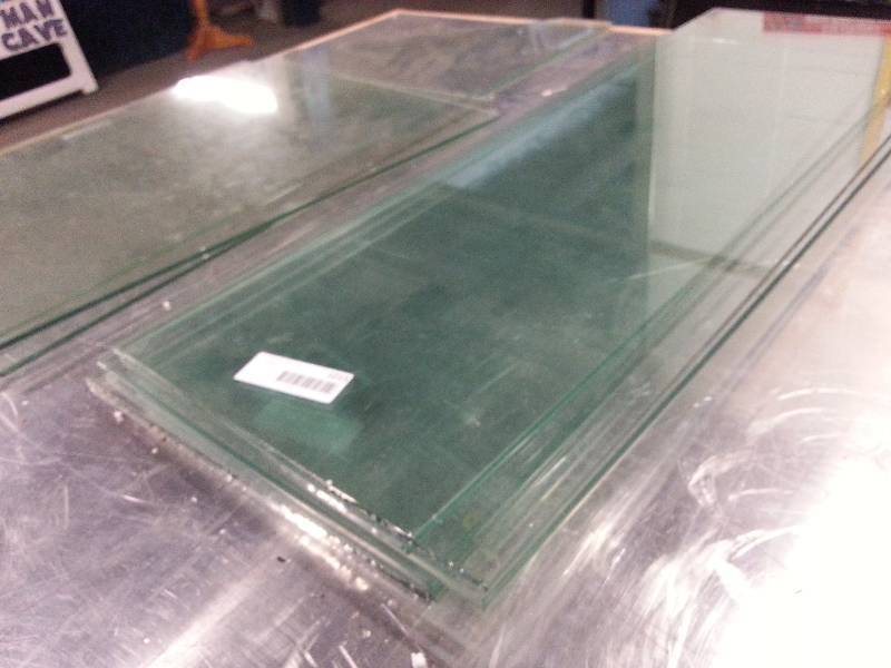 lot 1015 image: 8 different sizes and thickness show display case glass shelves one 51 corner style