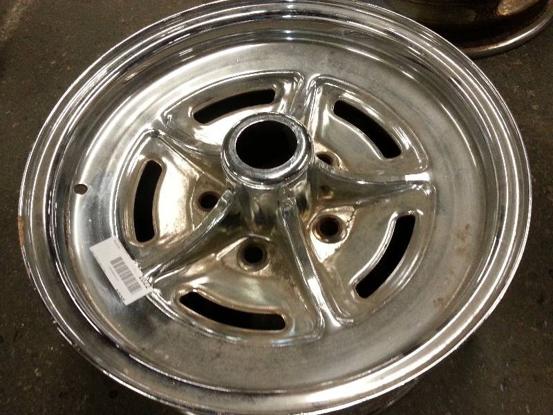 lot 1022 image: Original full size Buick 15 diameter X 6 wide factory Rally style wheel