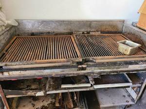 lot 8011 image: The real deal gas broiler 5 foot on casters