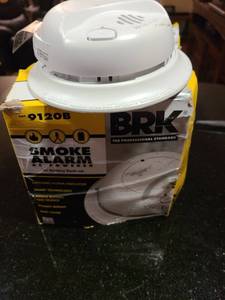 lot 8061 image: lot of 4 smoke alarms