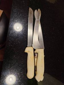 lot 8072 image: lot of (3) each 12 serrated edge kitchen knives