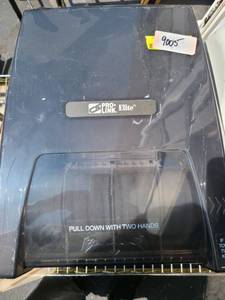 lot 9005 image: pro link hand towel dispenser